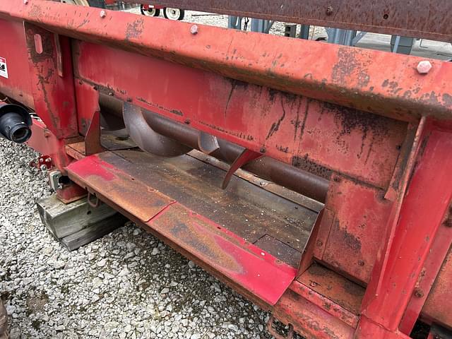 Image of Case IH 1063 equipment image 1