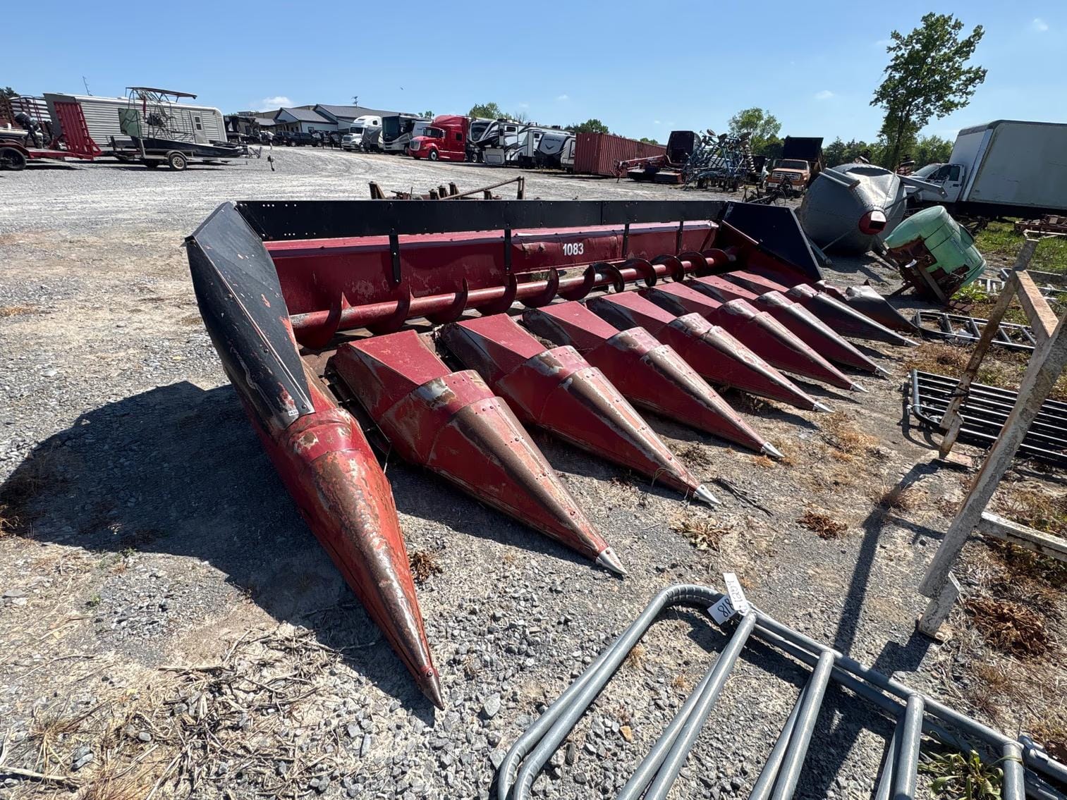 Case IH 1083 Equipment Image0