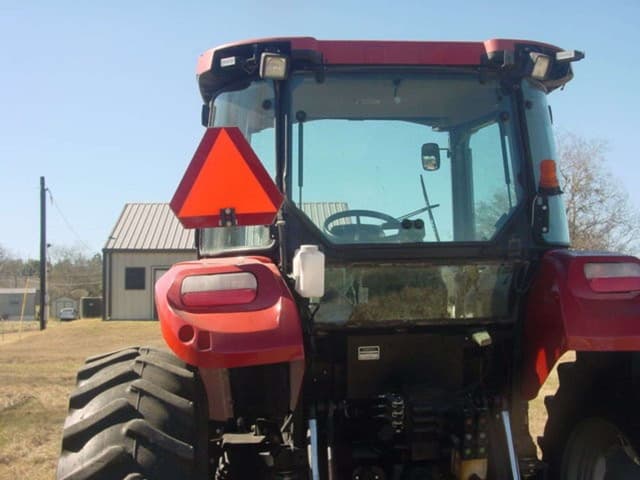 Image of Case IH Farmall 110A equipment image 3