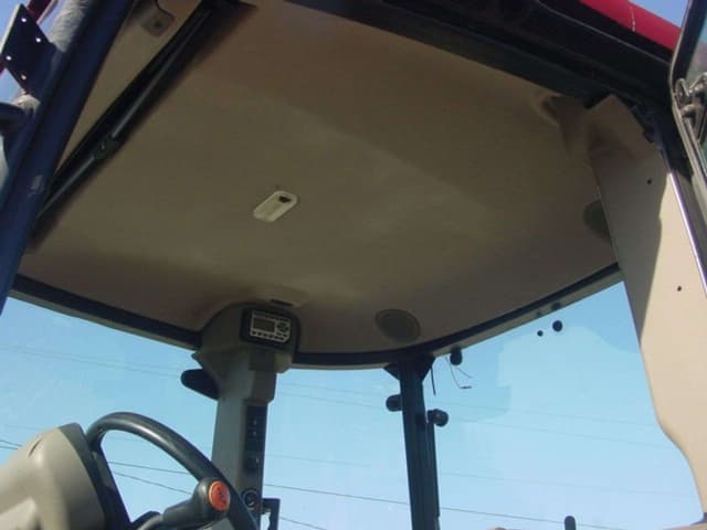 Image of Case IH Farmall 110A equipment image 2