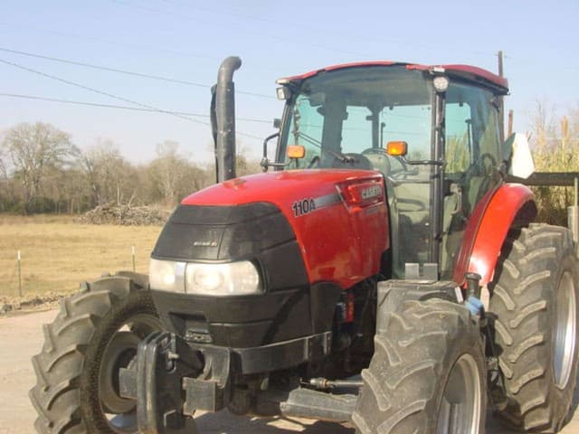 Image of Case IH Farmall 110A equipment image 1