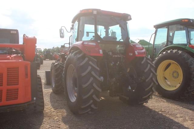 Image of Case IH Farmall 110C equipment image 1