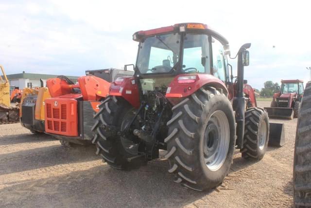 Image of Case IH Farmall 110C equipment image 2