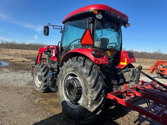 Image of Case IH Farmall 115A equipment image 3