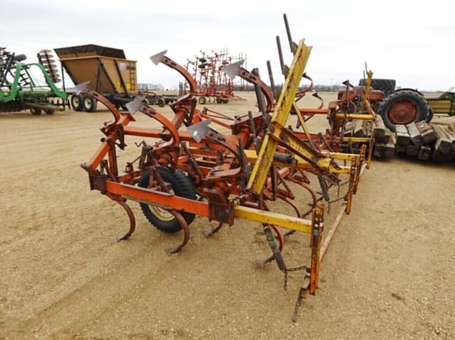 Image of Case IH 1200 equipment image 4