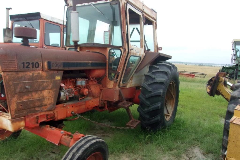 Case 1210 Equipment Image0