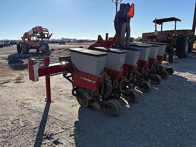 Image of Case IH 1230 equipment image 4