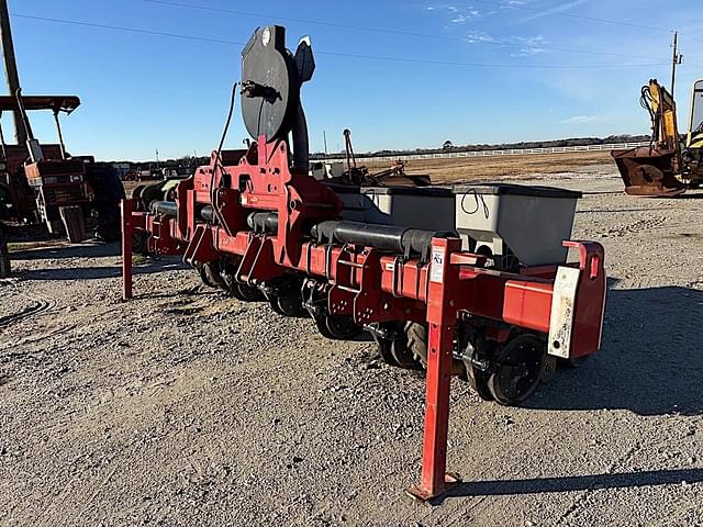 Image of Case IH 1230 equipment image 2