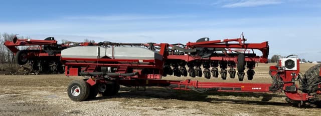Image of Case IH 1240 equipment image 2