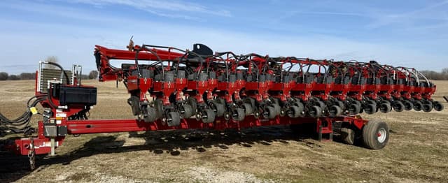 Image of Case IH 1240 equipment image 1