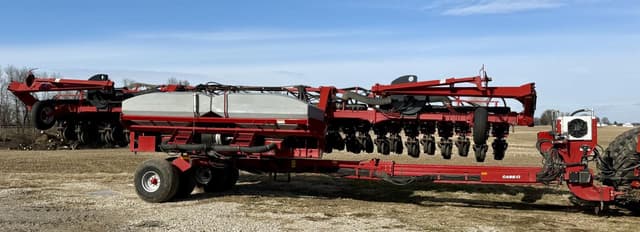 Image of Case IH 1240 equipment image 2