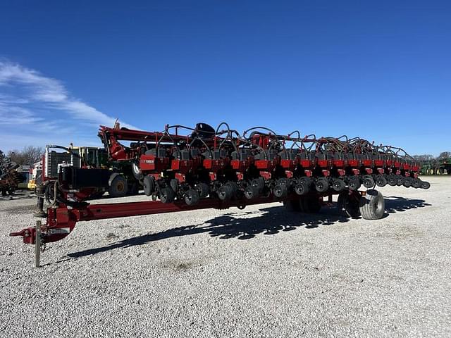 Image of Case IH 1240 equipment image 1