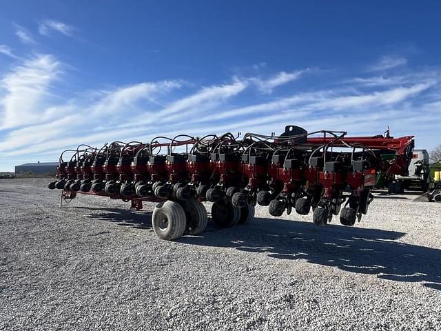 Image of Case IH 1240 equipment image 4