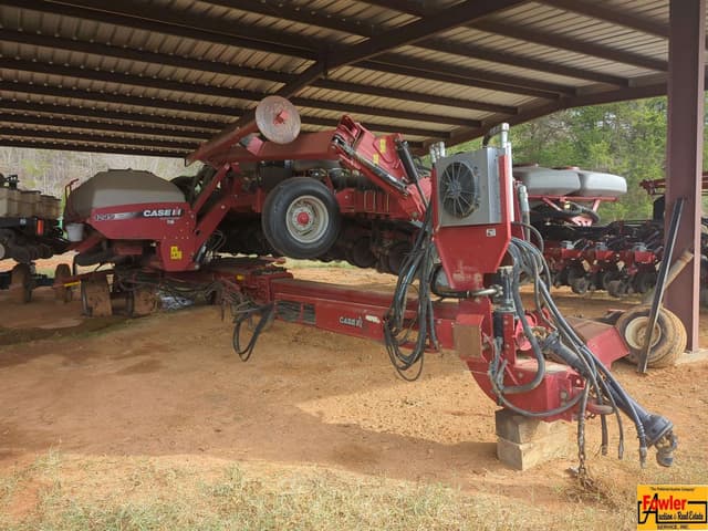 Image of Case IH 1245 equipment image 2