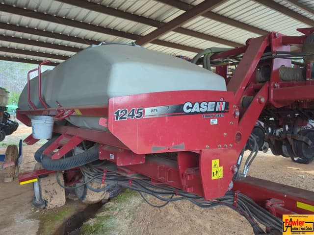 Image of Case IH 1245 equipment image 3