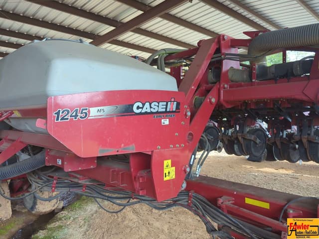 Image of Case IH 1245 equipment image 4