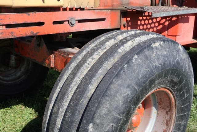 Image of J.I. Case 1370 equipment image 3