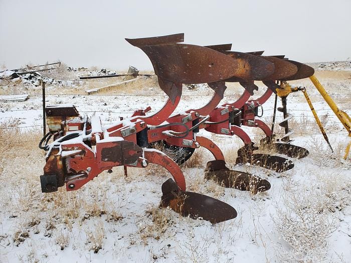 Case IH 145 Equipment Image0