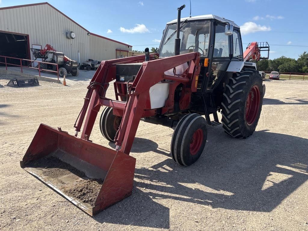 Case 1494 Equipment Image0