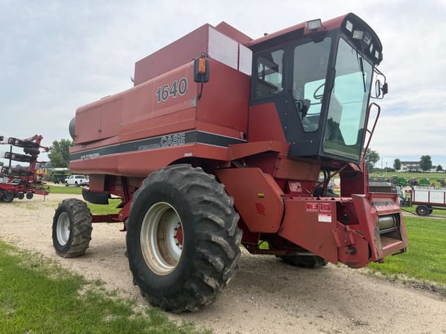 Image of Case IH 1640 equipment image 2