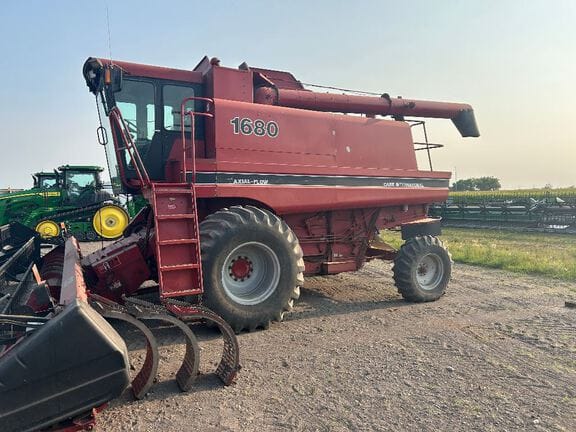 Case 1680 Equipment Image0