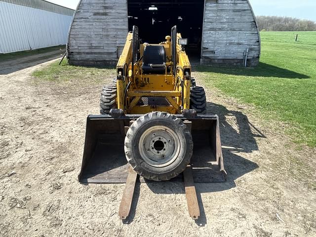Image of Case 1737 equipment image 1