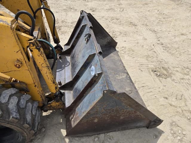 Image of Case 1737 equipment image 2