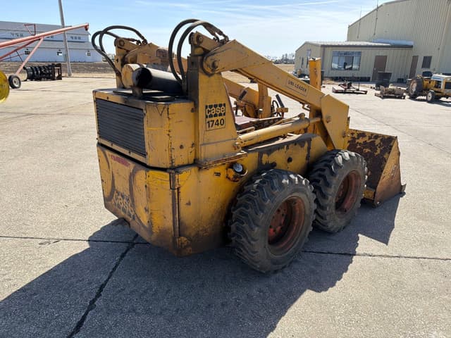 Image of Case 1740 equipment image 2