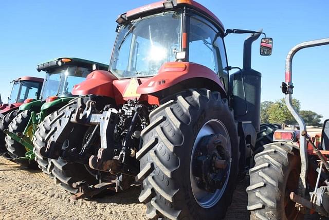 Image of Case IH Magnum 180 equipment image 2