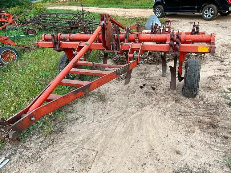 SOLD - Case 1800 Tillage Chisel Plows | Tractor Zoom