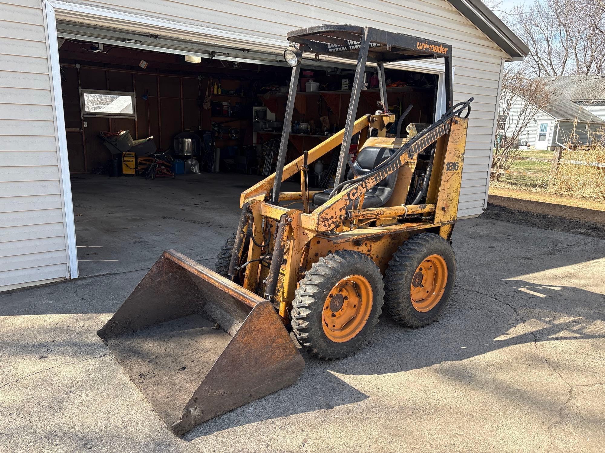 Case 1816 Equipment Image0