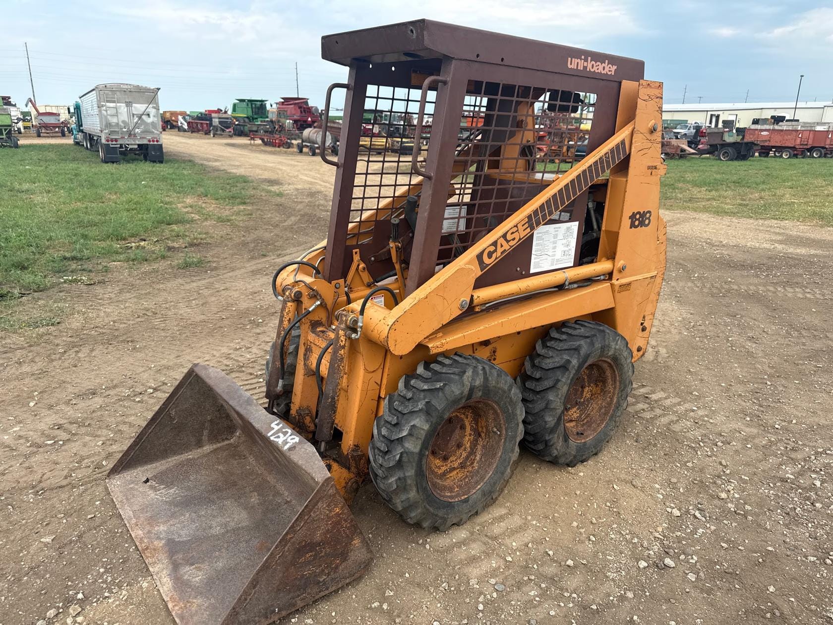 Case 1818 Equipment Image0