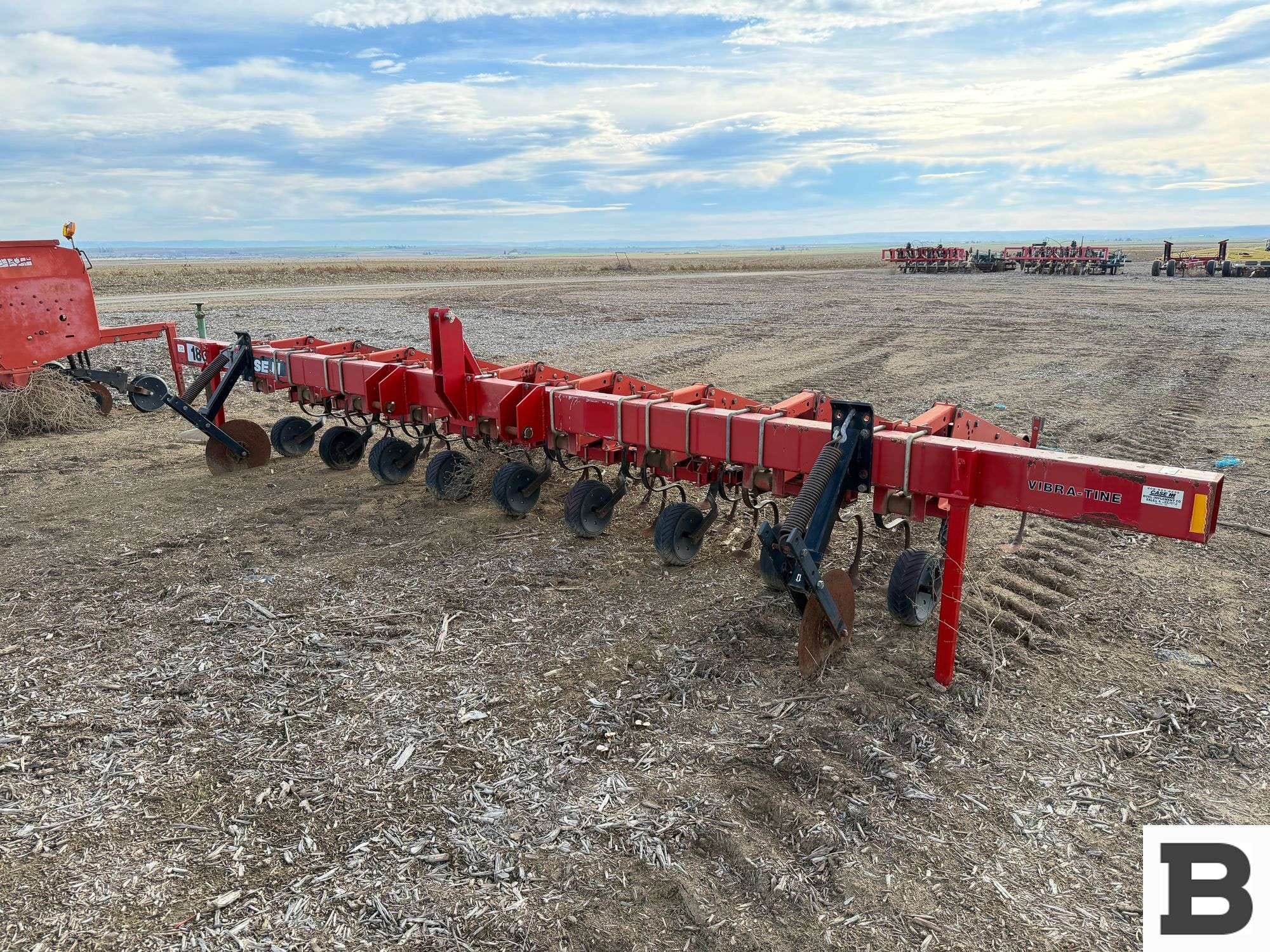 Case IH 1830 Equipment Image0