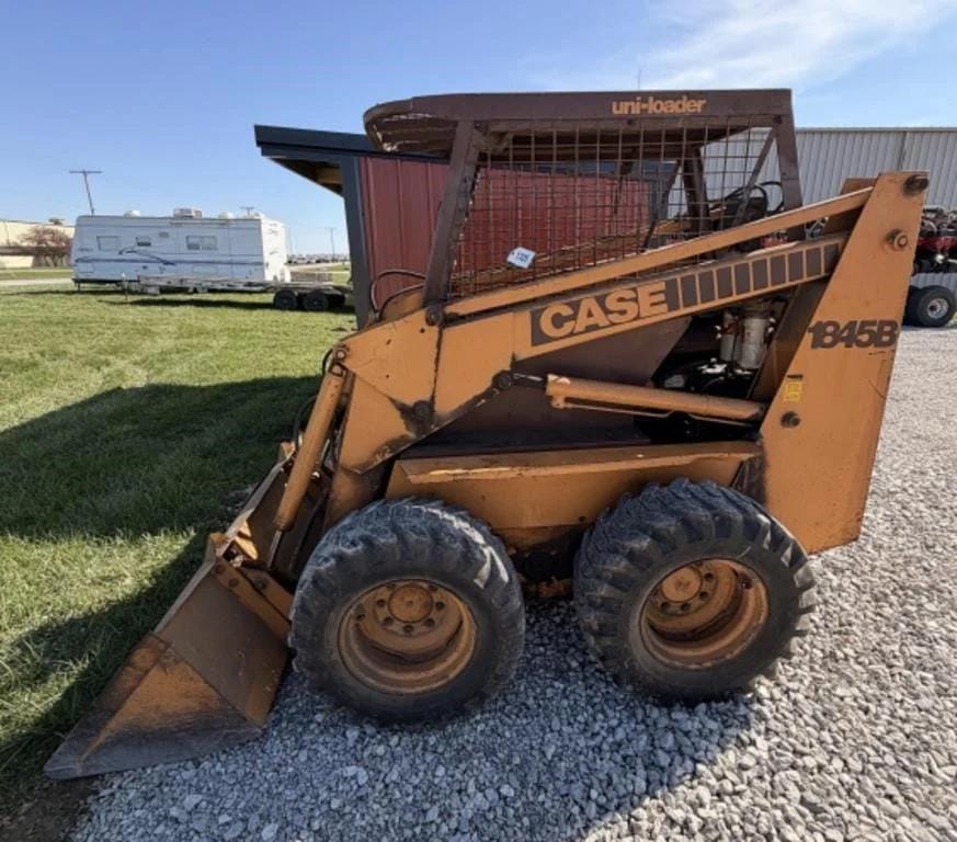 Case 1845B Equipment Image0