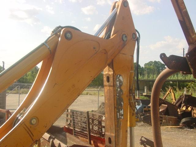 Image of Case 580M equipment image 3