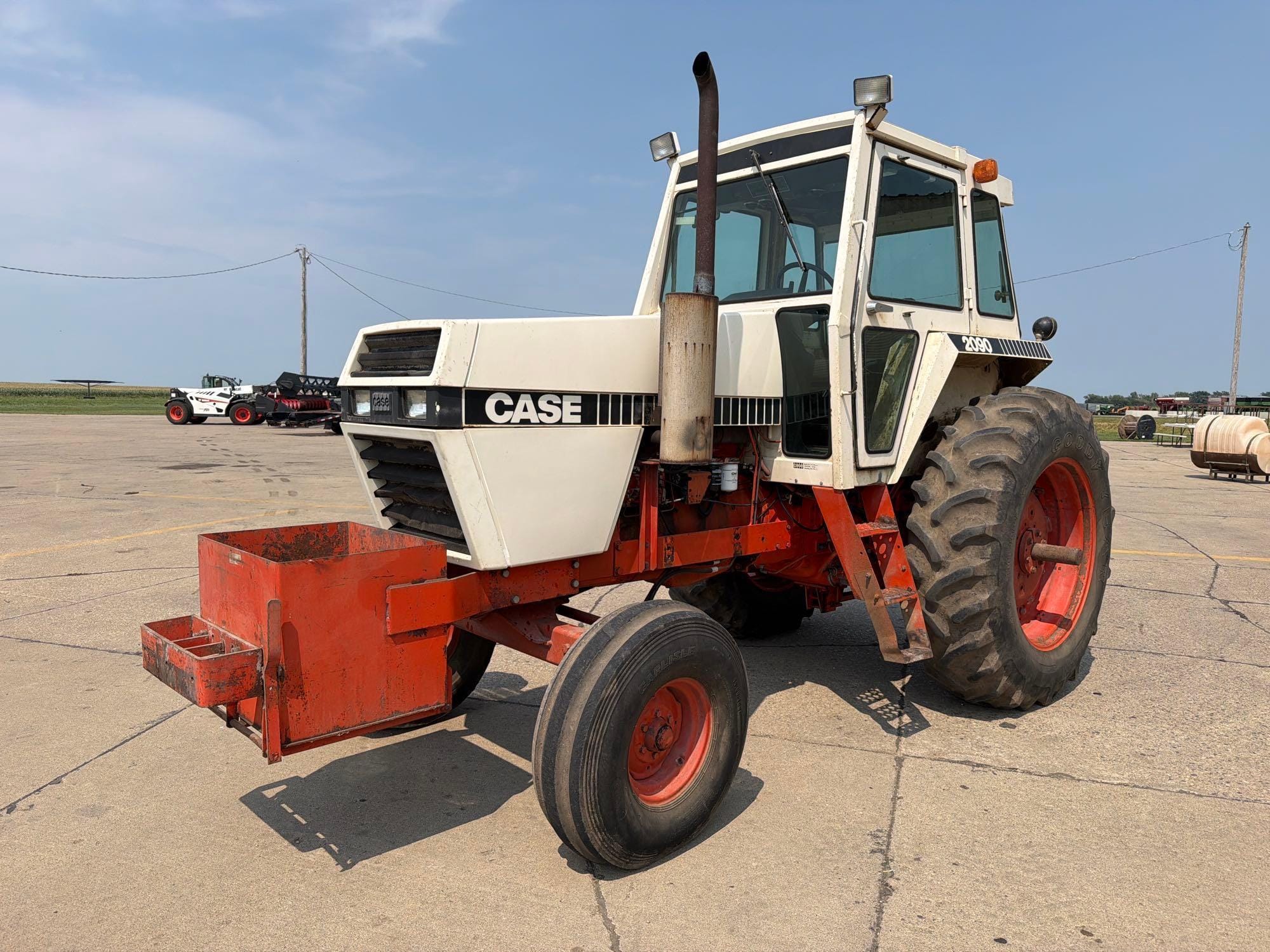 Case 2090 Equipment Image0