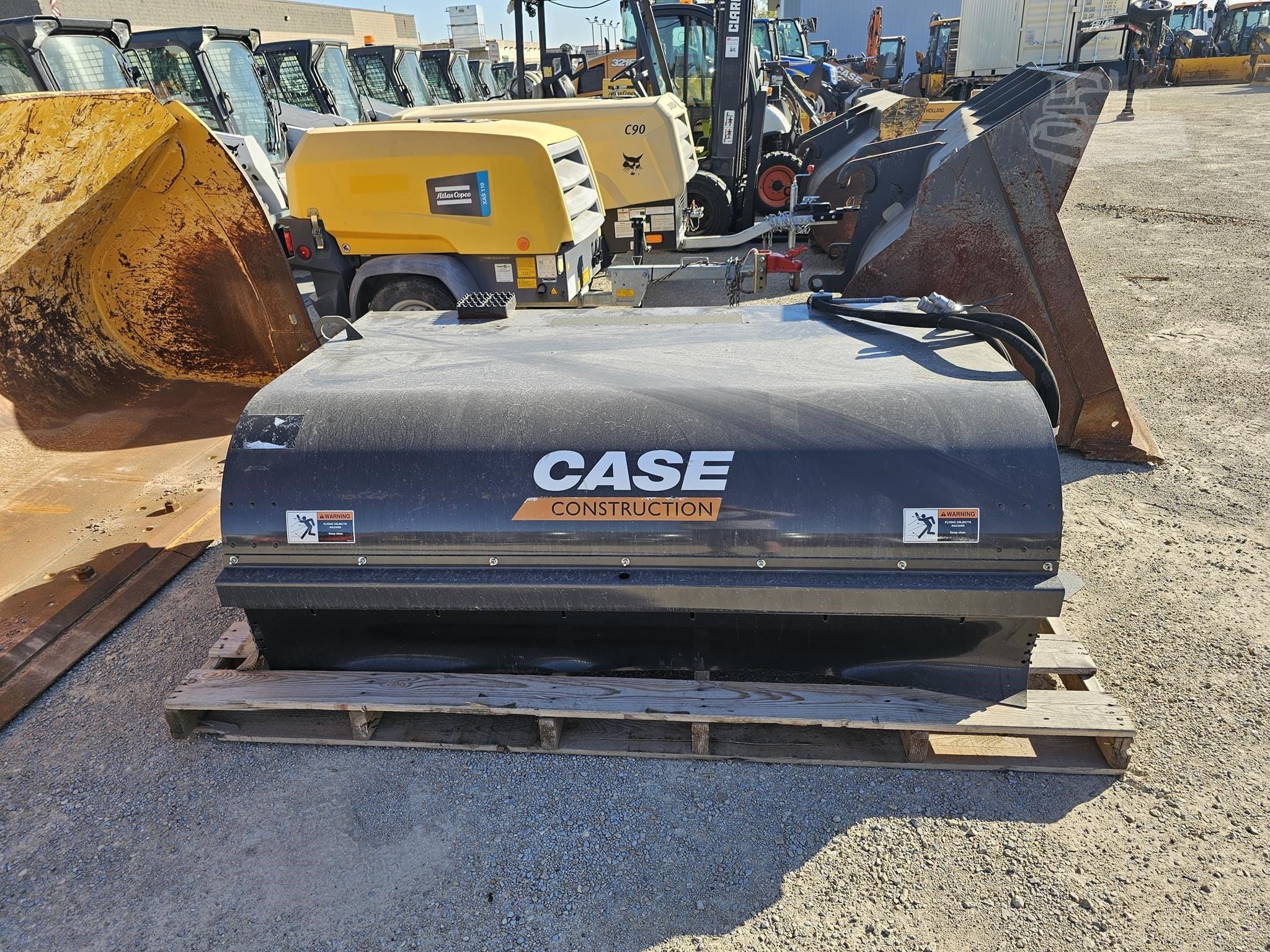 Case 215 Equipment Image0