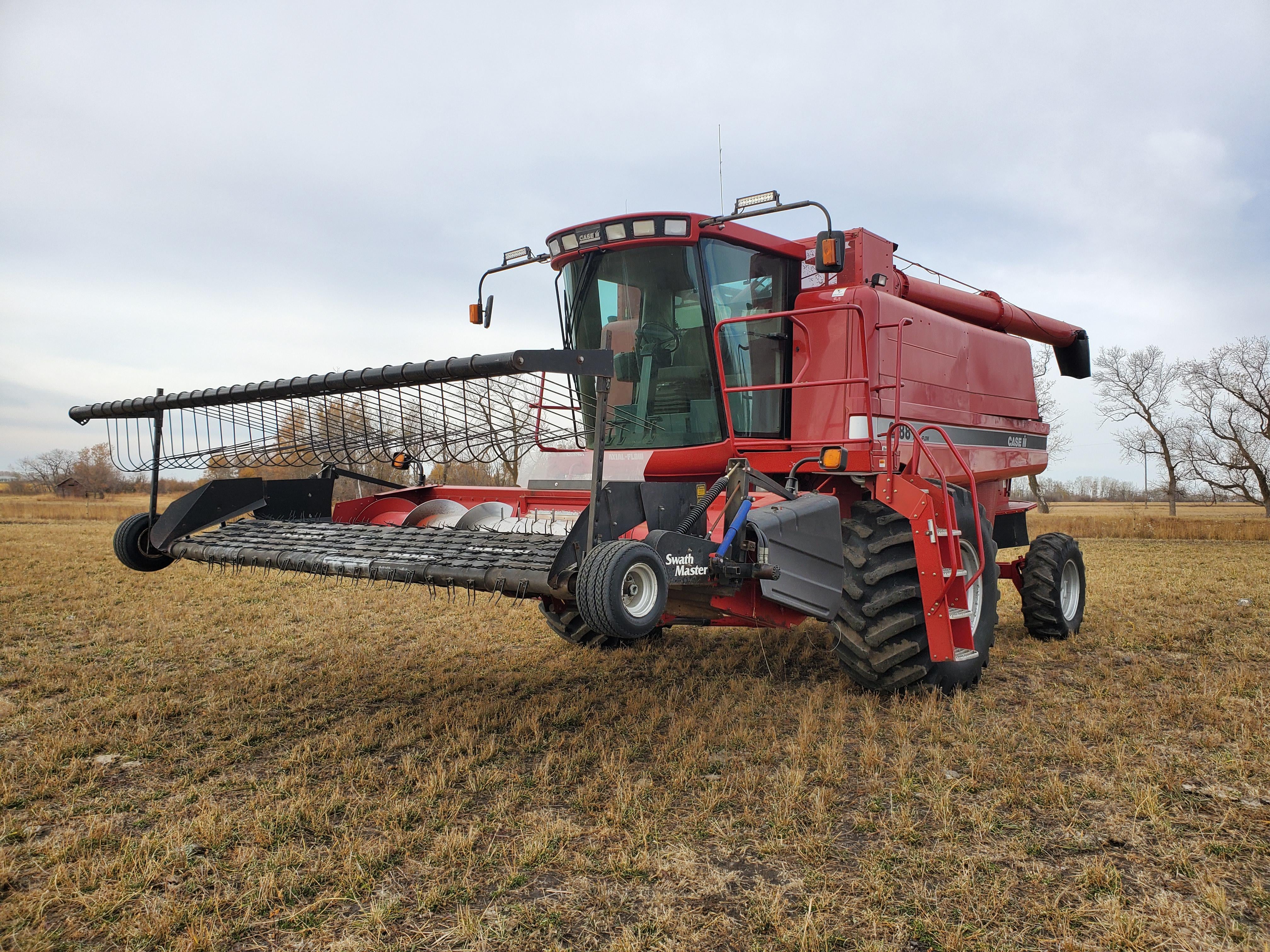 SOLD - CASE 2188 COMBINE Combines with 5,633 Hrs | Tractor Zoom