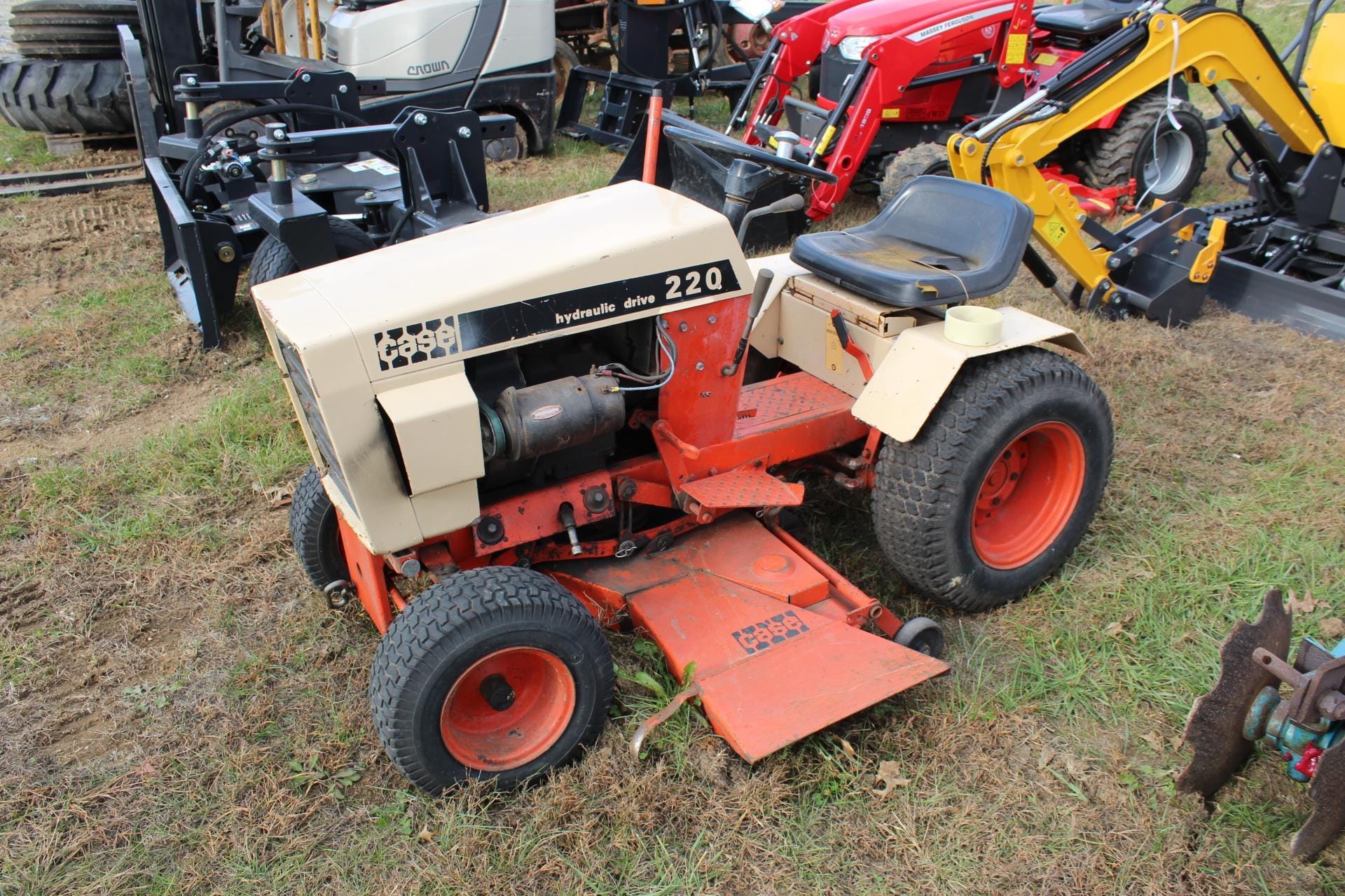 Case 220 Equipment Image0