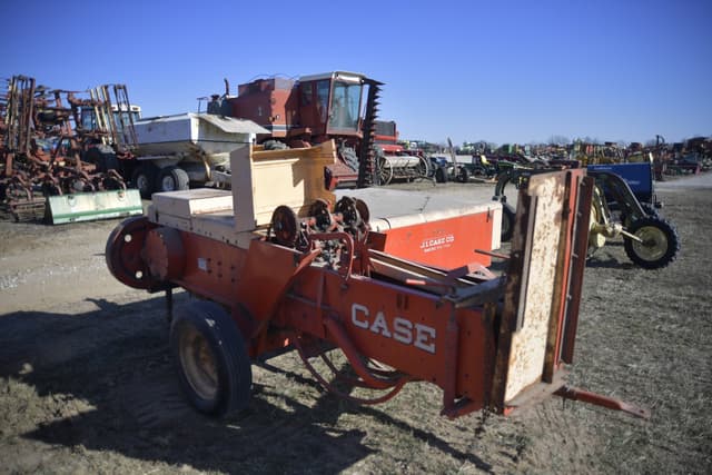 Image of Case 220 equipment image 3