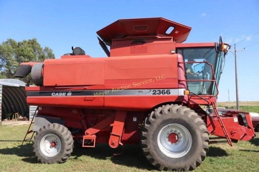 Case IH 2366 Equipment Image0