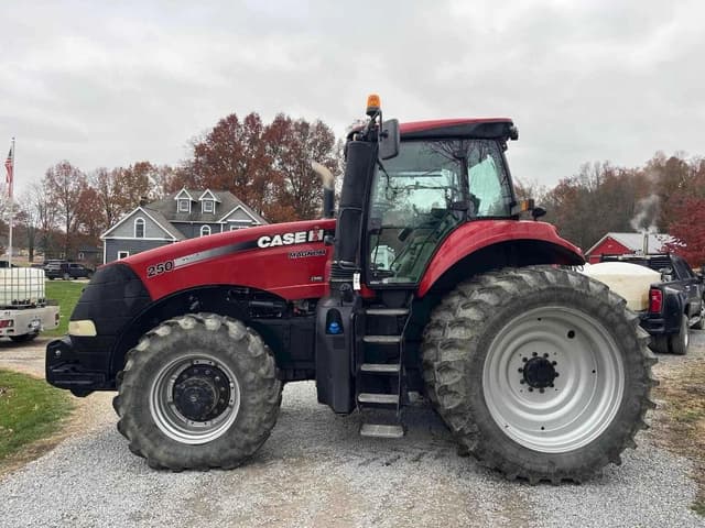 Image of Case IH Magnum 250 equipment image 2