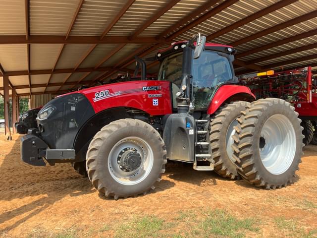 Image of Case IH Magnum 250 equipment image 2