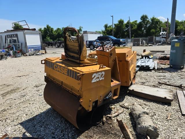 Image of Case 252 equipment image 3