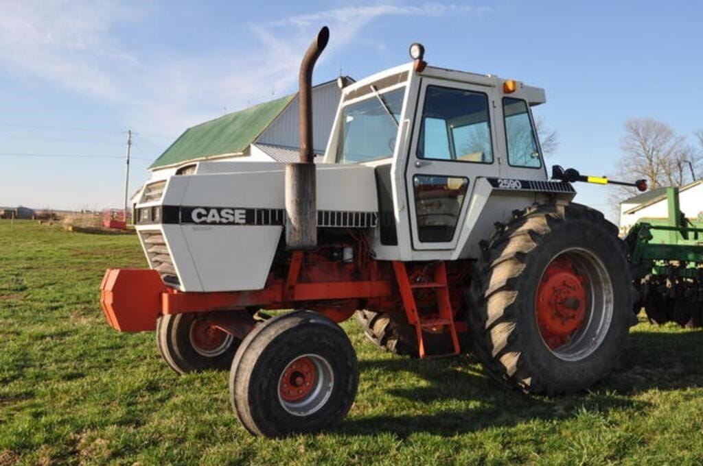 J.I. Case 2590 Equipment Image0