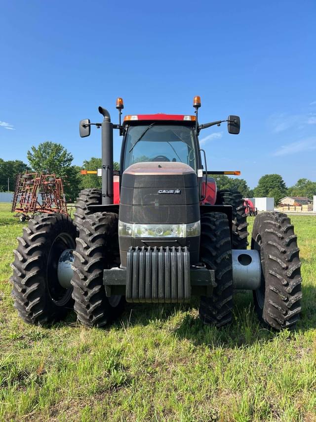 Image of Case IH Magnum 305 equipment image 3