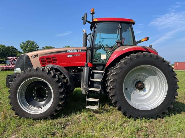 Image of Case IH Magnum 305 equipment image 1