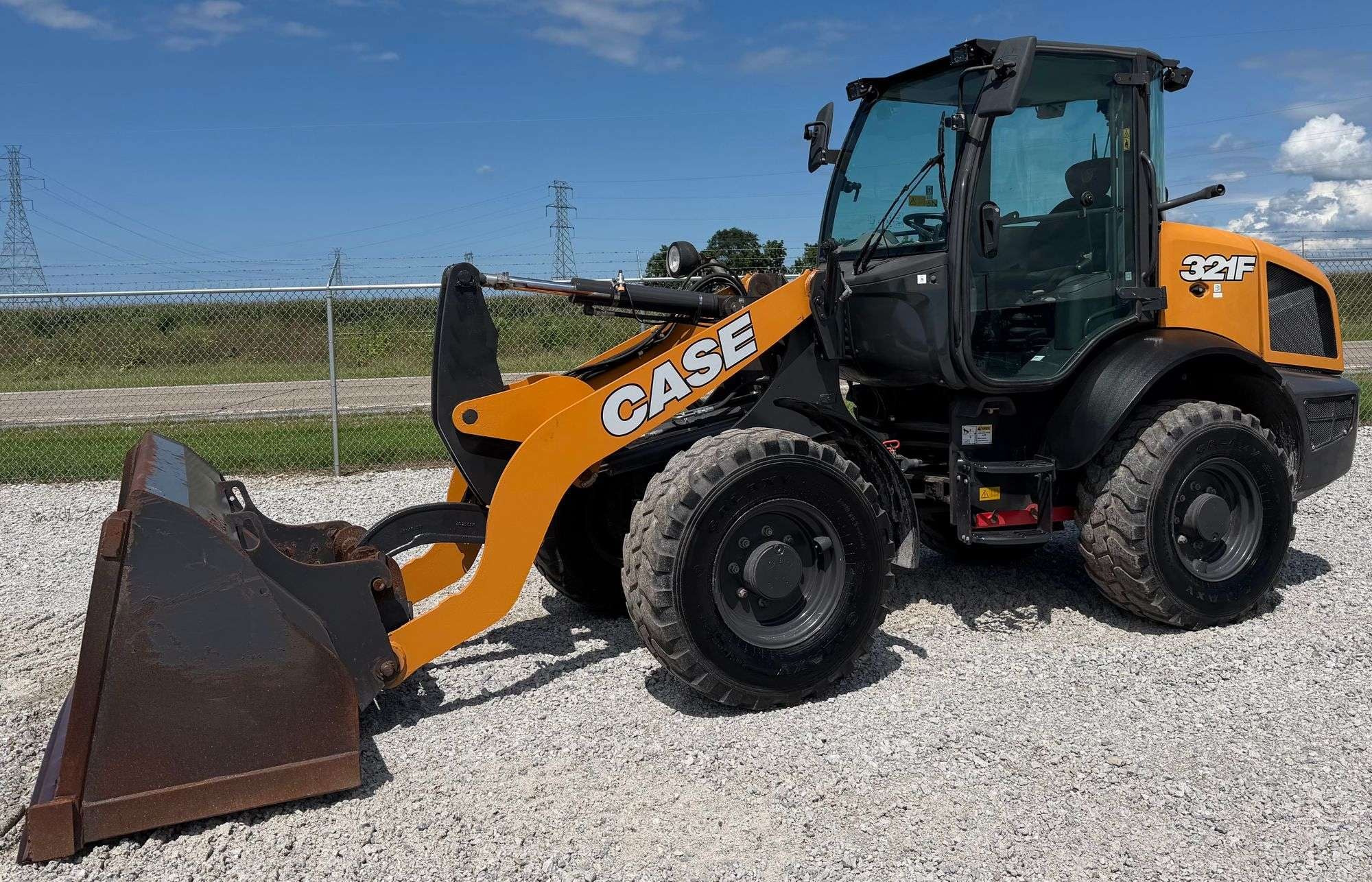 Case 321F Equipment Image0