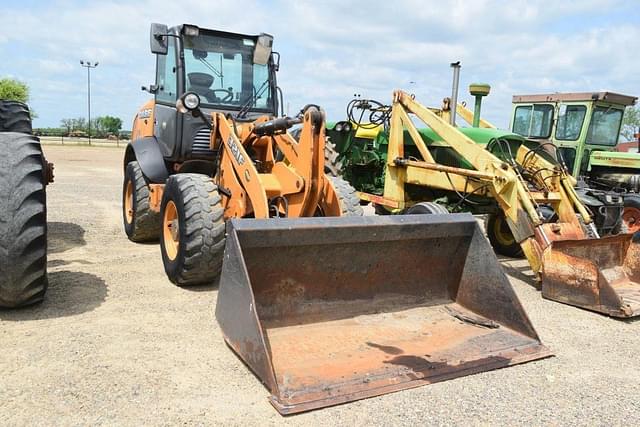 Image of Case 321F equipment image 3