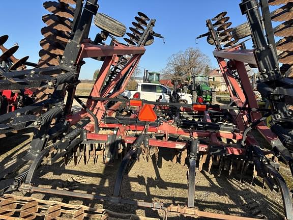 Image of Case IH 330 equipment image 1
